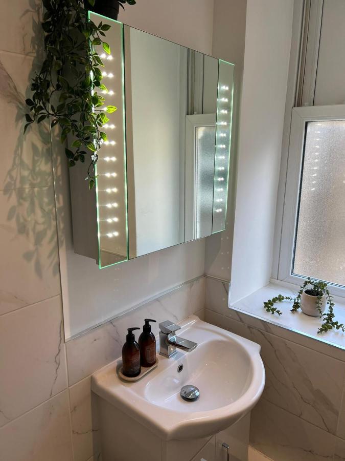 Peaceful & Stylish Brighton Studio Apartment Buitenkant foto